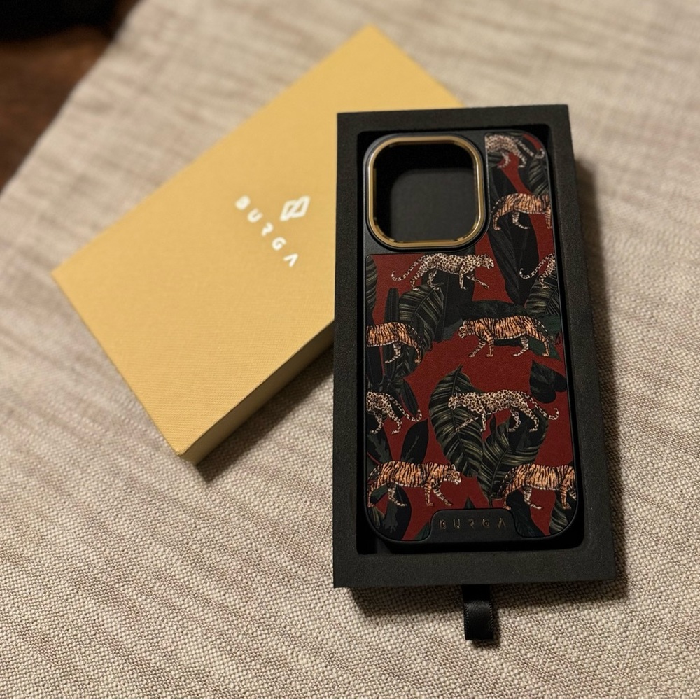 Burga iPhone 15 Pro Elite Case
